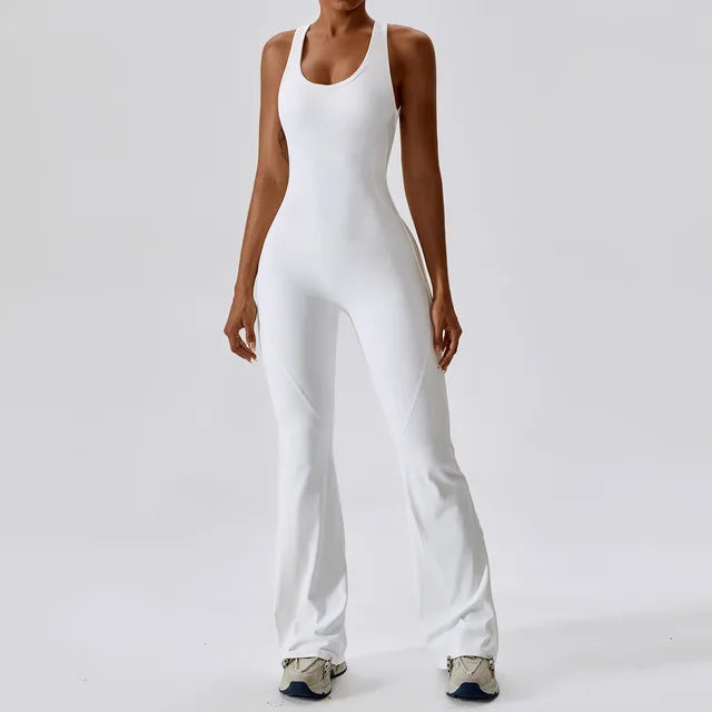 Sexy Jumpsuit mit V-Ausschnitt im Rücken und Fitnessstudio